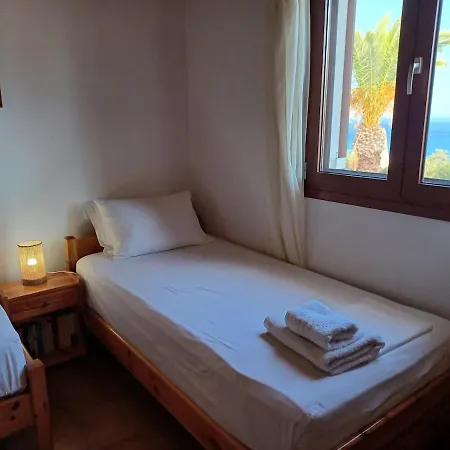 Nerissa 3, Two Bedroom House Hébergement de vacances Spartià