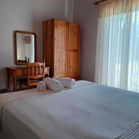 Nerissa 3, Two Bedroom House Hébergement de vacances *