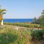 Nerissa 3, Two Bedroom House Hébergement de vacances