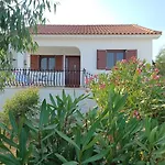 Nerissa 3, Two Bedroom House Hébergement de vacances Spartià