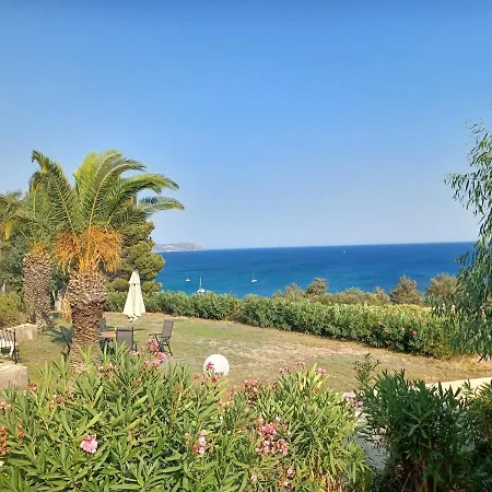 Сasa de vacaciones Nerissa 3, Two Bedroom House *