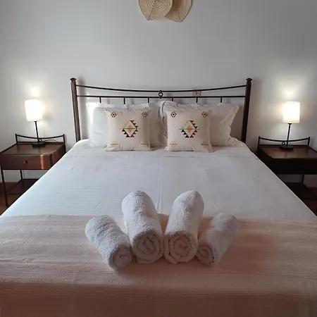 Nerissa 3, Two Bedroom House بيت للعطل