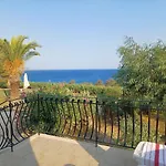 Vakantiehuis Nerissa 3, Two Bedroom House