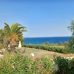 Vakantiehuis Nerissa 3, Two Bedroom House *